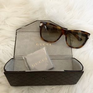 Gucci Wayfarer sunglasses